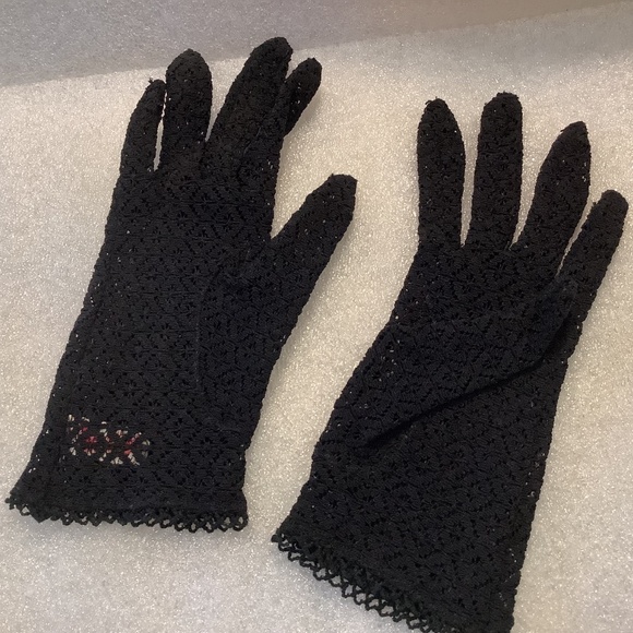 Vintage Van Raalte Black Stretch Lace Hand Gloves Made in Japan - Picture 2 of 6